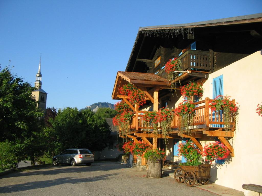 ホテルChalet La Source Saint-Nicolas-la-Chapelle  エクステリア 写真