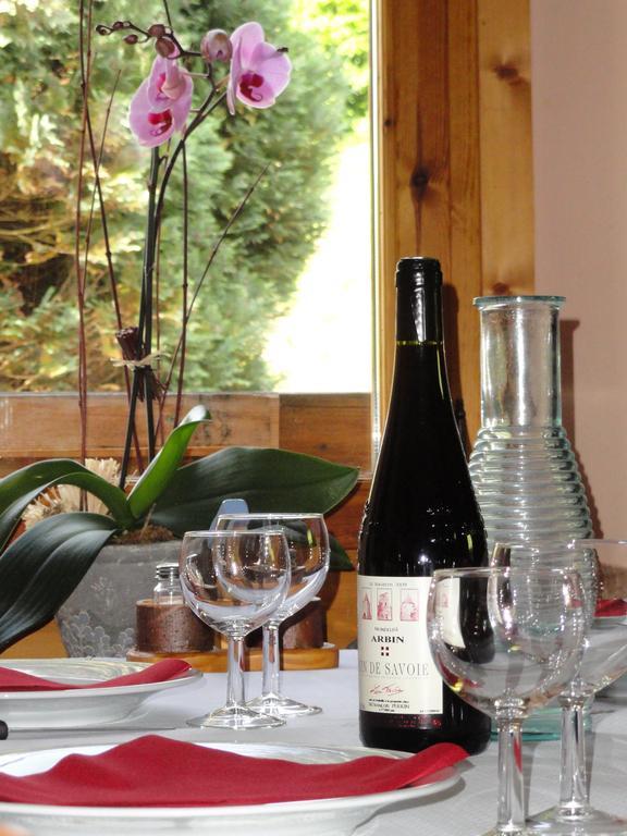 ホテルChalet La Source Saint-Nicolas-la-Chapelle  エクステリア 写真