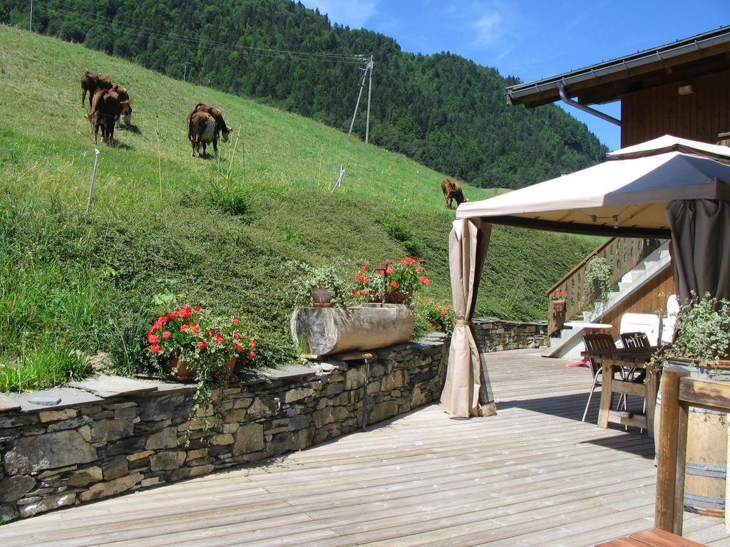 ホテルChalet La Source Saint-Nicolas-la-Chapelle  エクステリア 写真