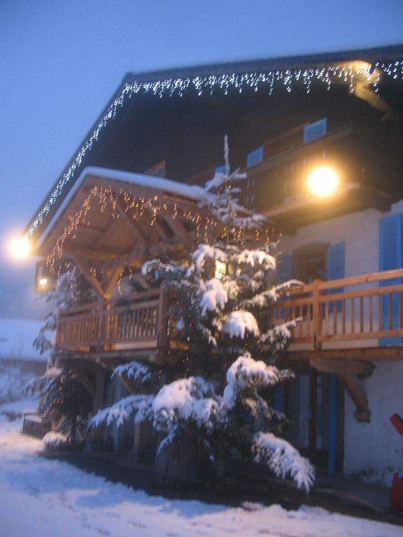 ホテルChalet La Source Saint-Nicolas-la-Chapelle  エクステリア 写真