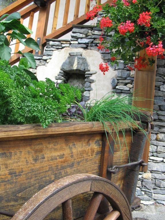 ホテルChalet La Source Saint-Nicolas-la-Chapelle  エクステリア 写真